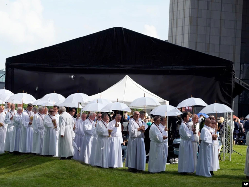 Umat Katolik di Polandia hadiri upacara beatifikasi