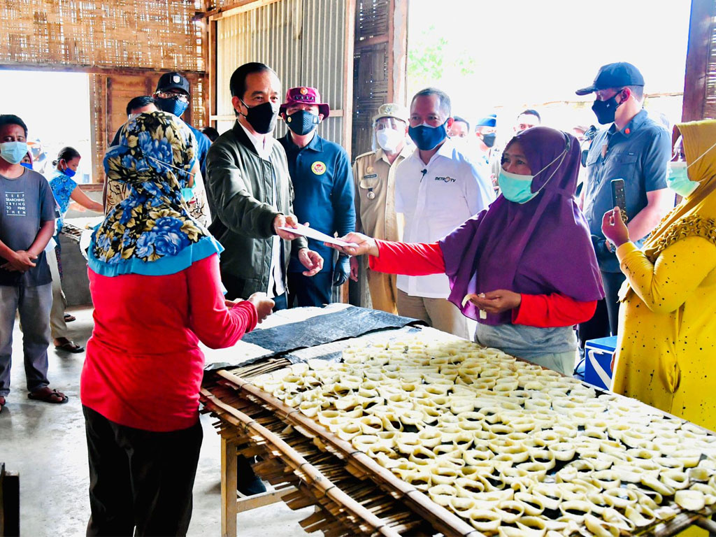 jokowi tinjau vaksinasi di deli serdang