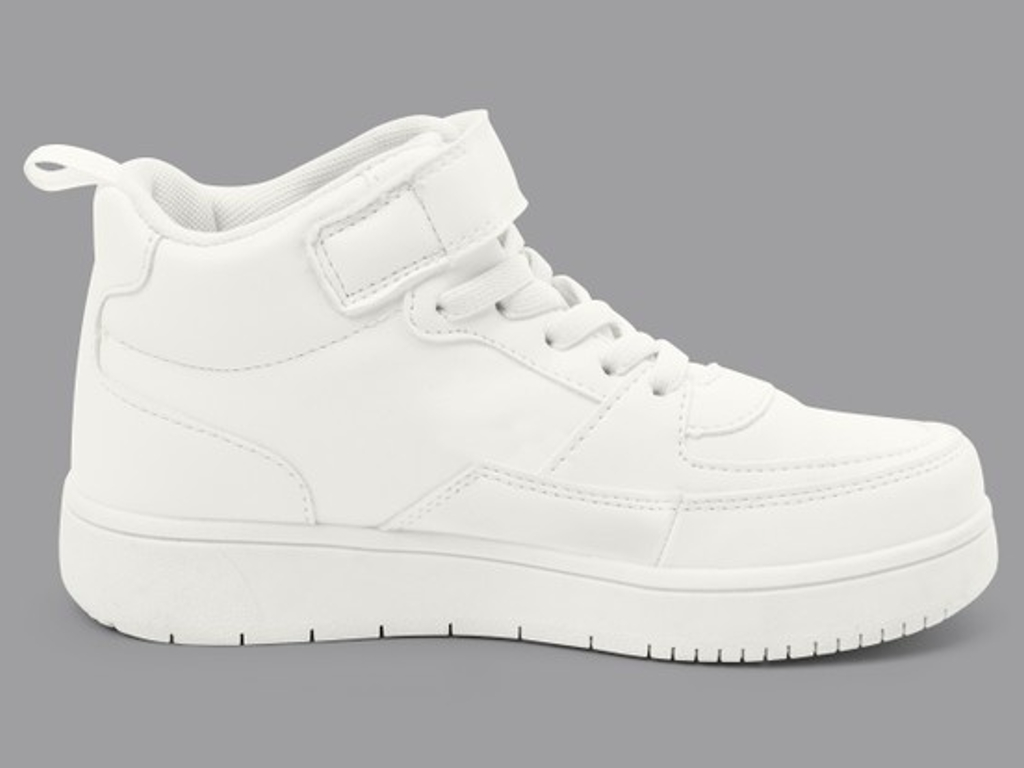 Sepatu putih