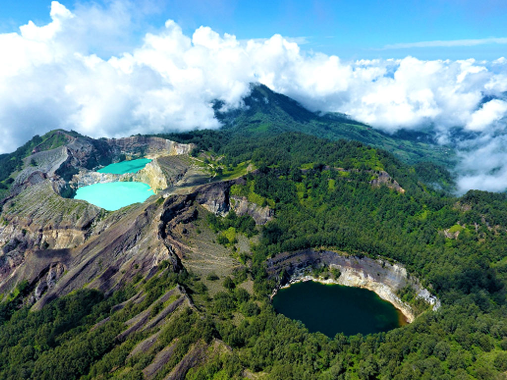 danau kelimutu