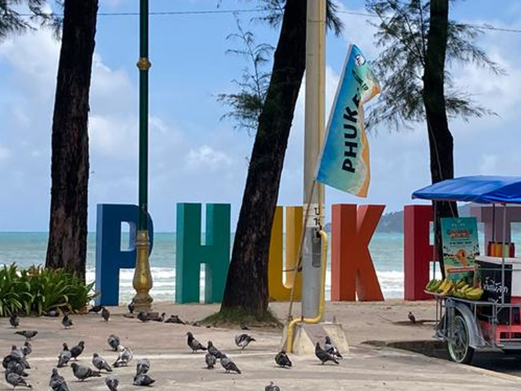 Pantai Phuket di Thailand