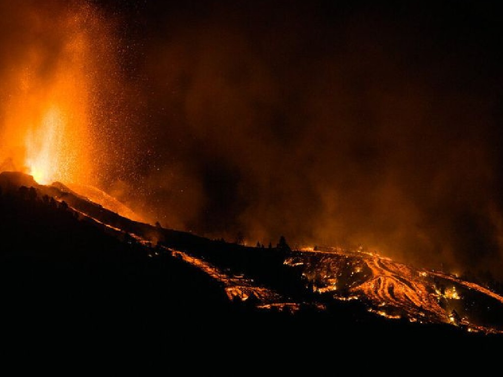 Gunung berapi Cumbre Vieja di Kepulauan Canary, Spanyol