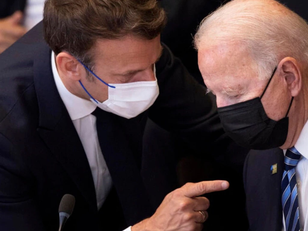 macron dan biden di brussel