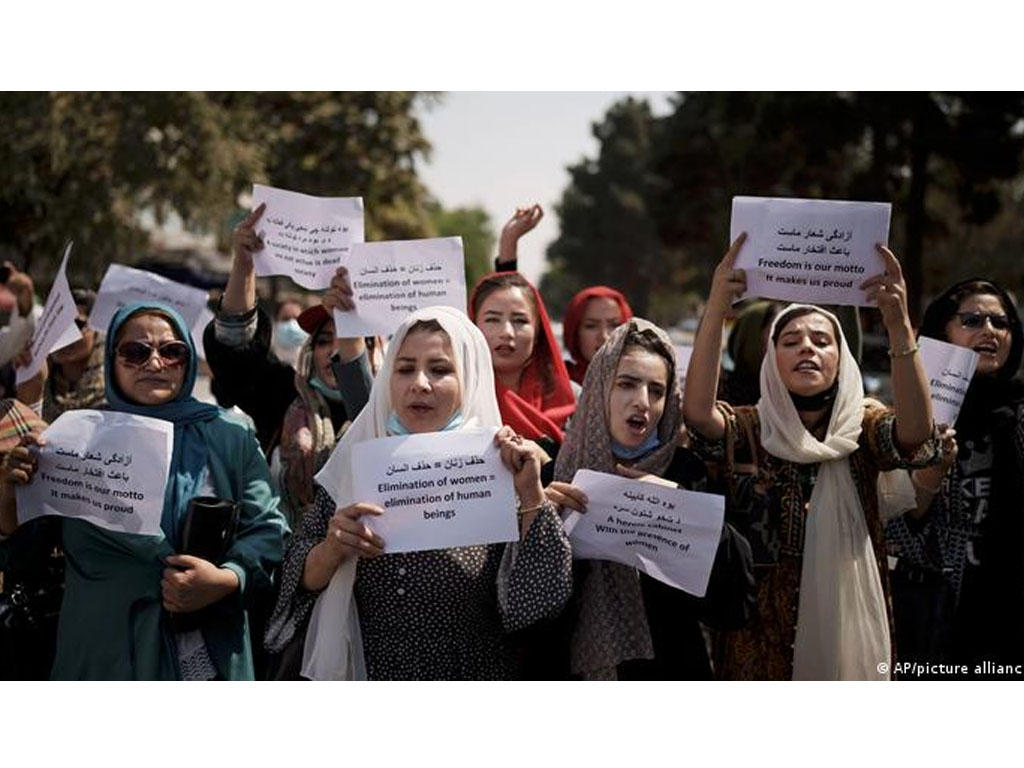 Perempuan Afganistan berdemonstrasi