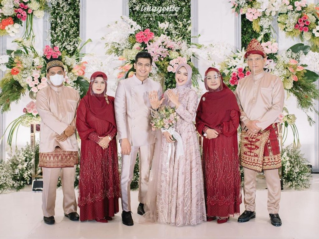 Cincin Ria Ricis dan Teuku Ryan