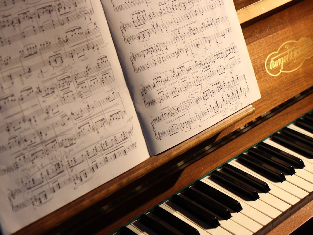 5 Manfaat Mendengarkan Musik Klasik Tagar