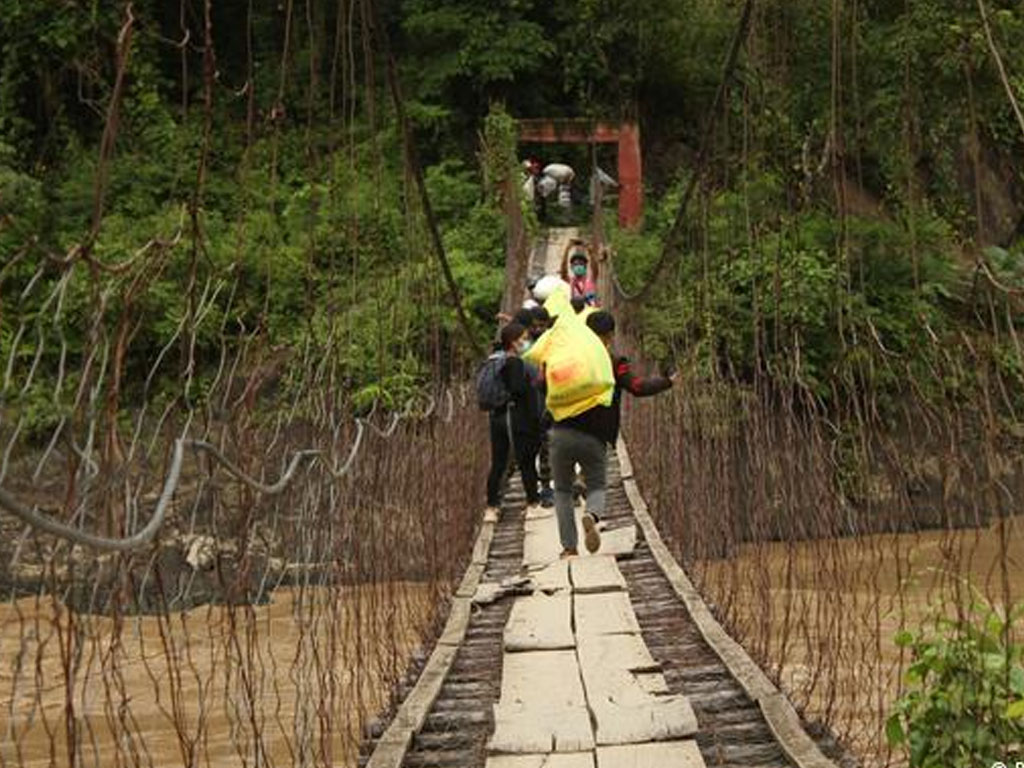 jembatan yang menghubungkan perbatasan India dan Myanmar