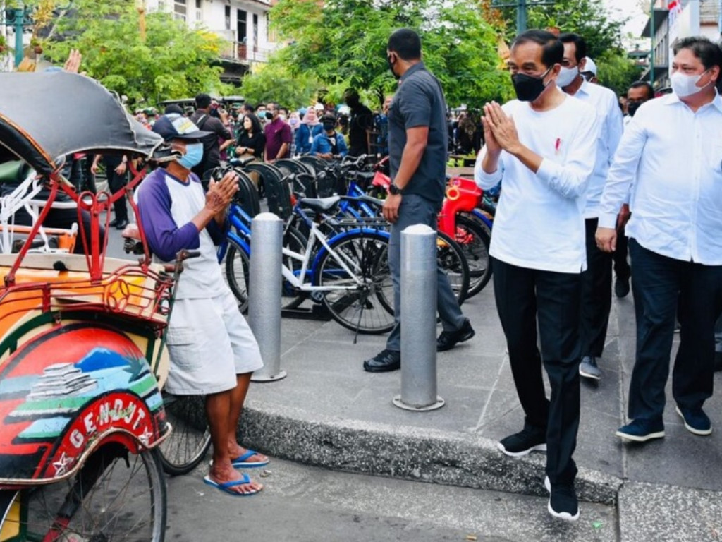 jokowi susuri jalan malioboro