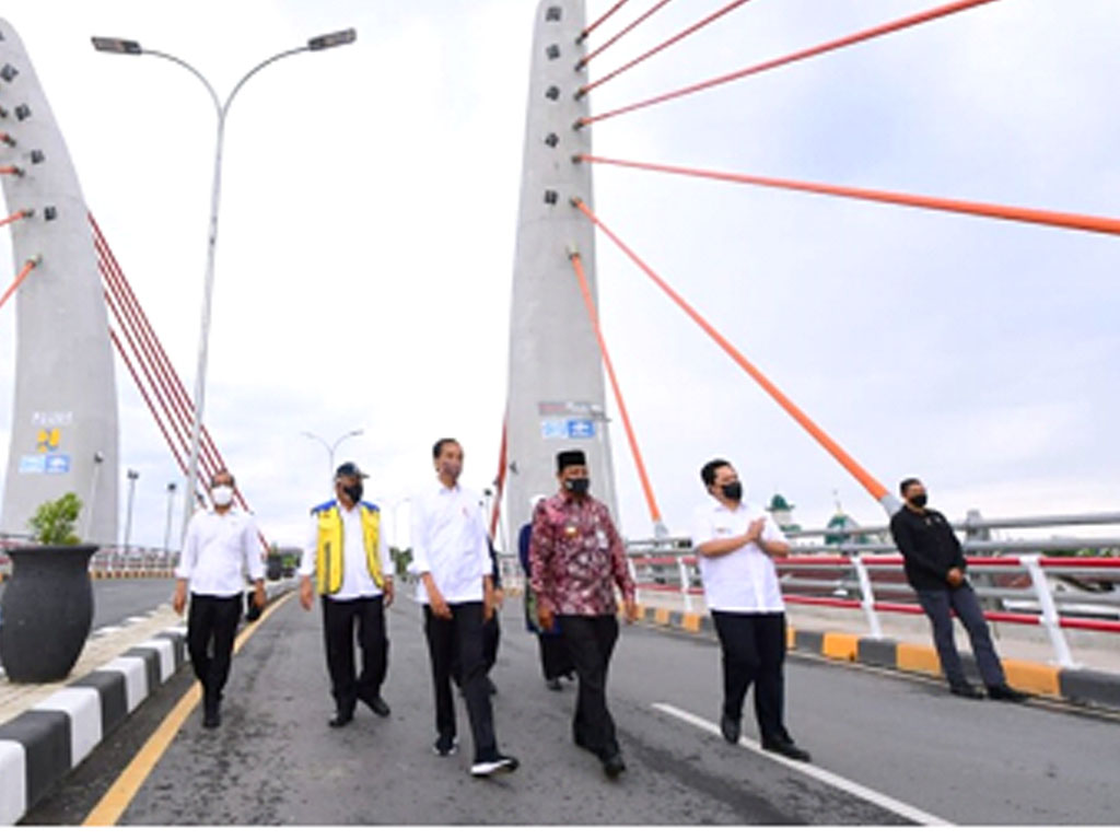 jokowi resmikan jembatan alalak