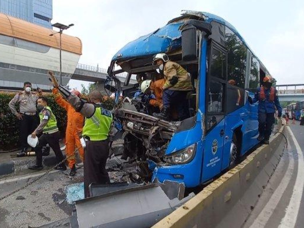 Kecelakaan bus Transjakarta