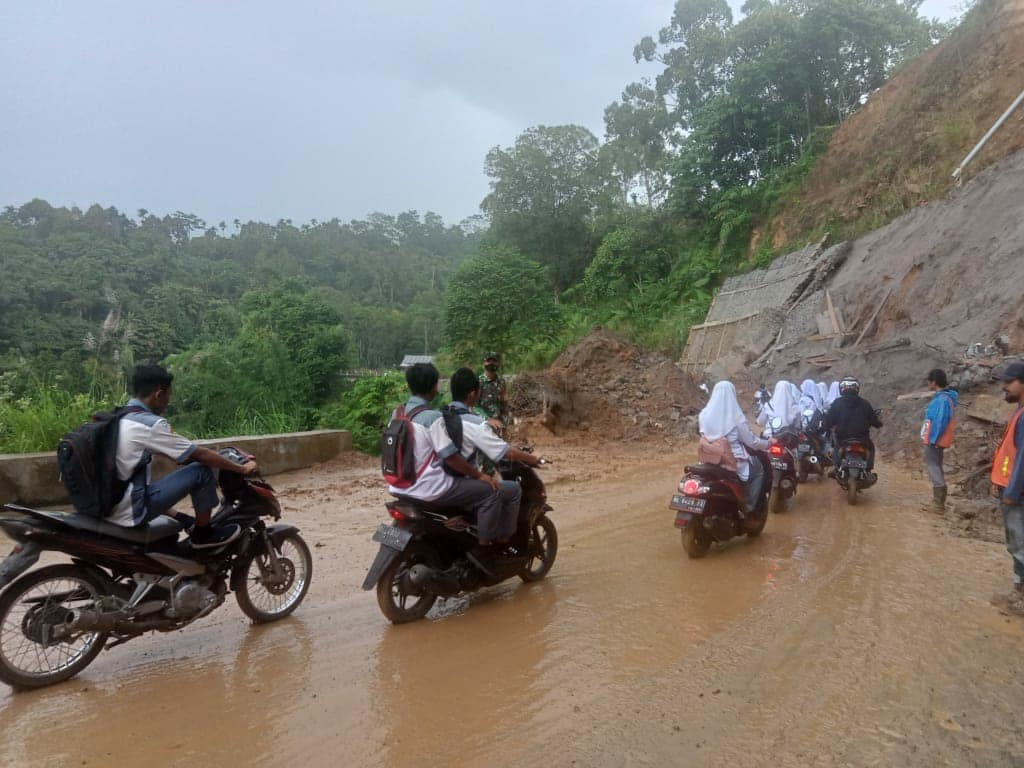 jalan longsor takengon3
