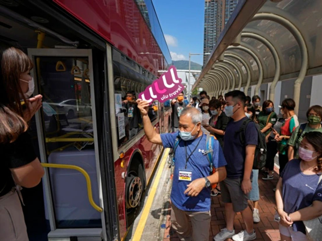 antre naik bus tingkat