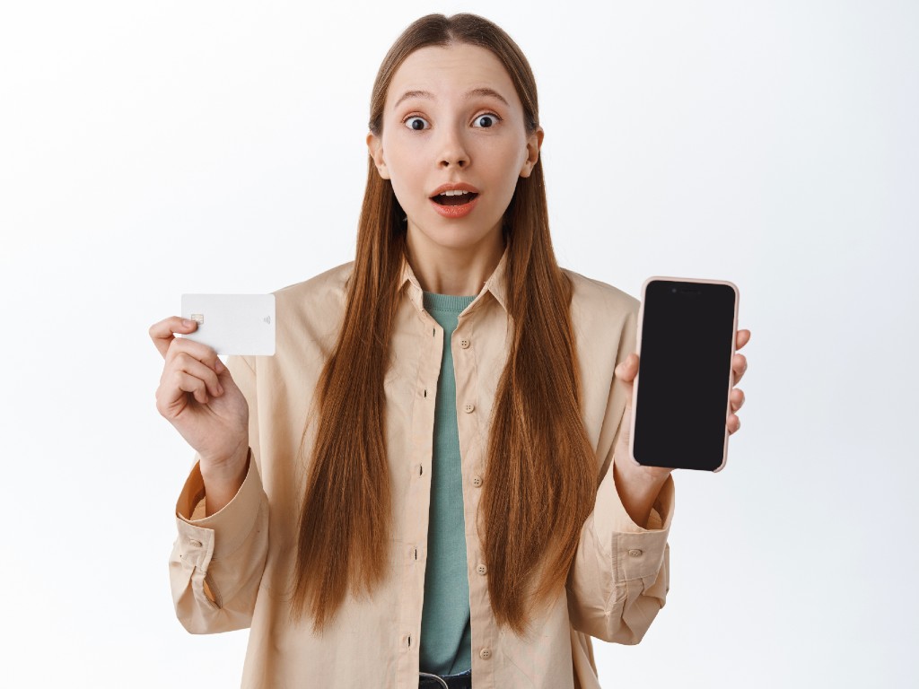 Perbedaan bank digital dan bank konvensional