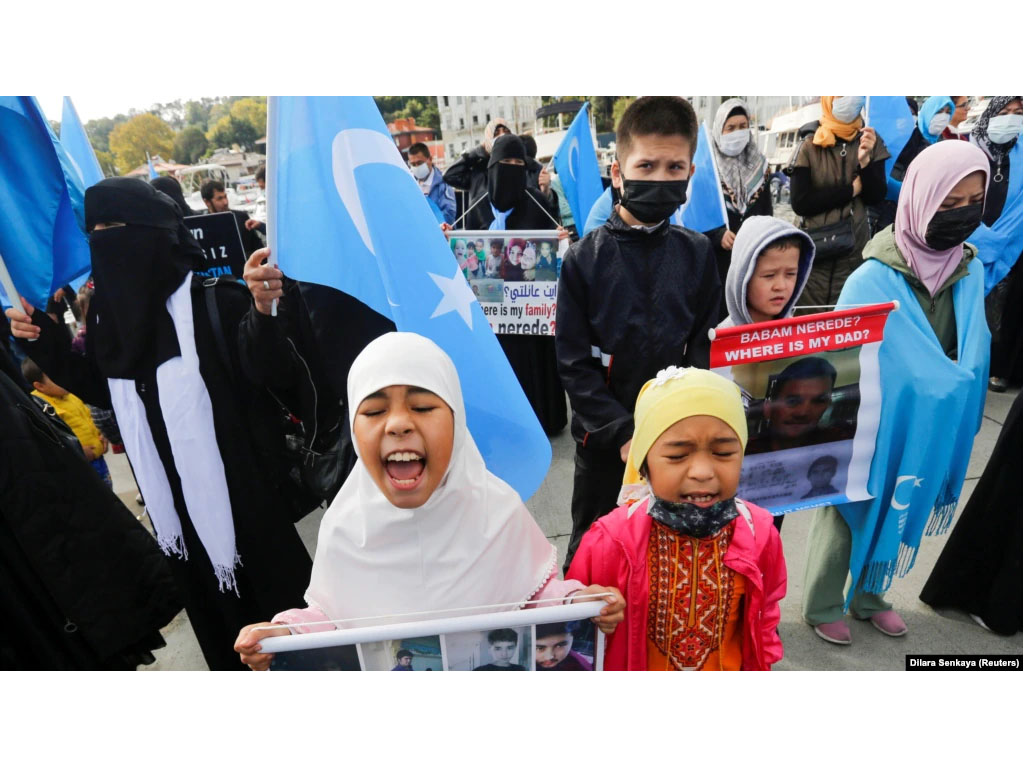 anak2 protes china di istambul