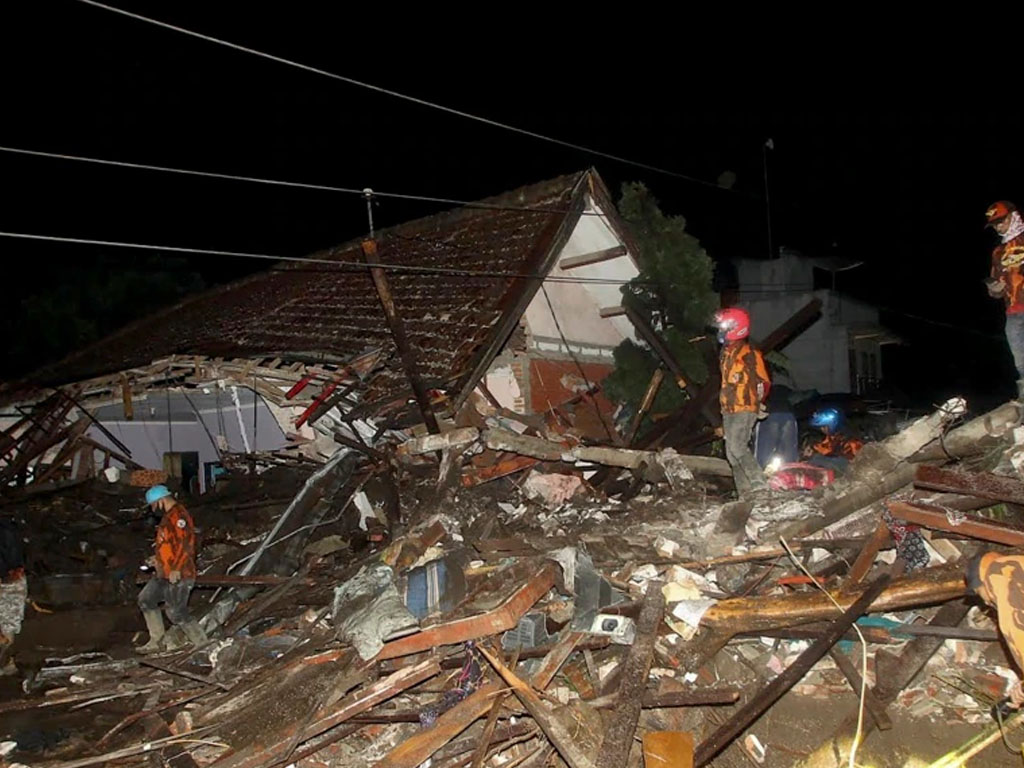 banjir bandang di kota baru jatim