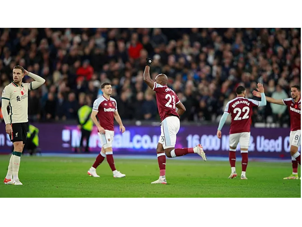 west ham rayakan gol