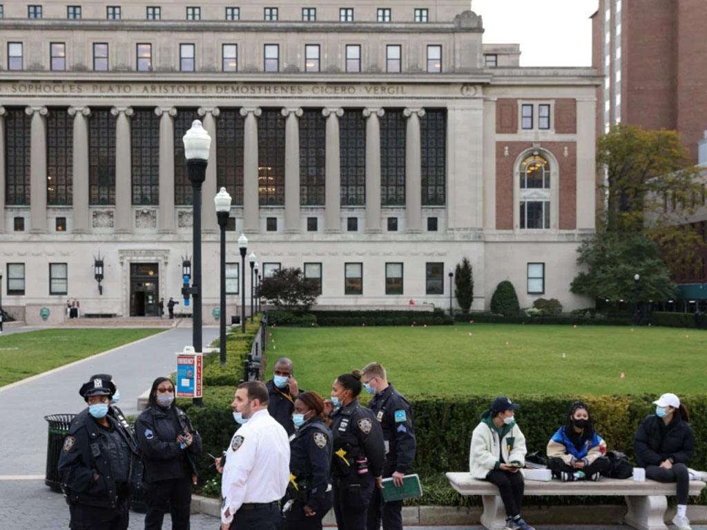 polisi di kampus universitas colombia ny