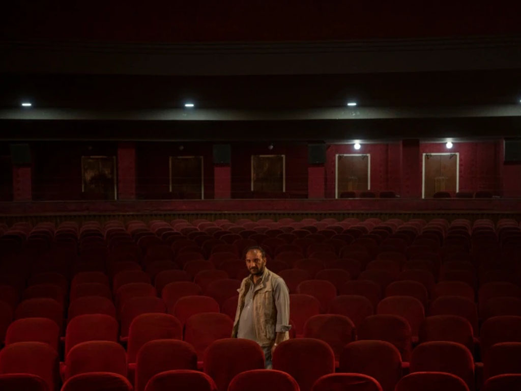Gul Mohammed pegawai bioskop Ariana di Kabul