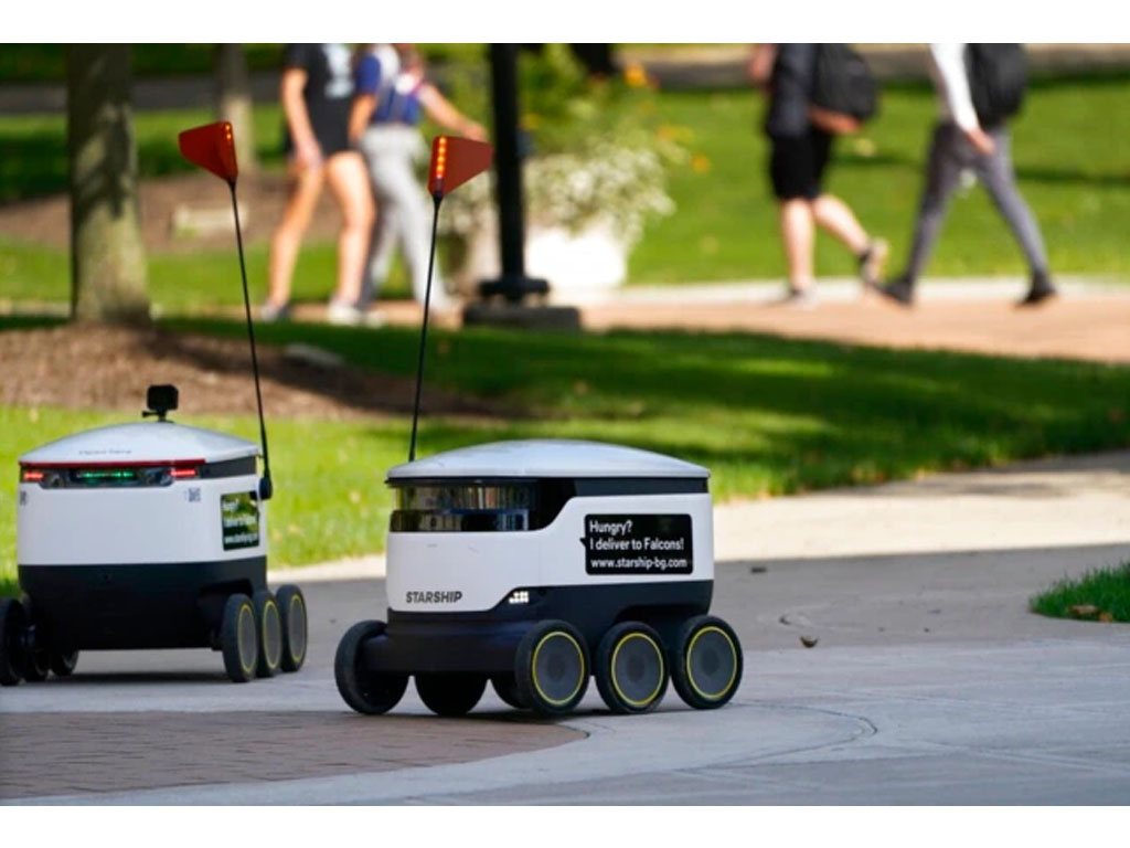 robot menavigasi di amerika