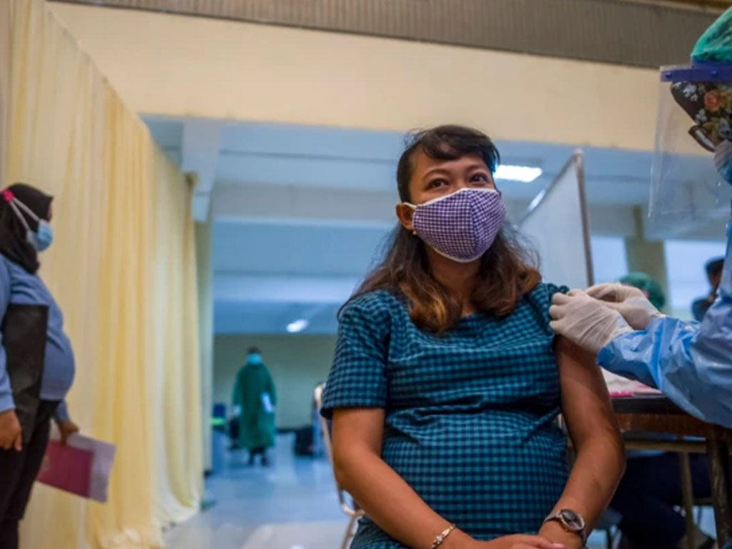 perempuan hamil vaksinasi di indonesia