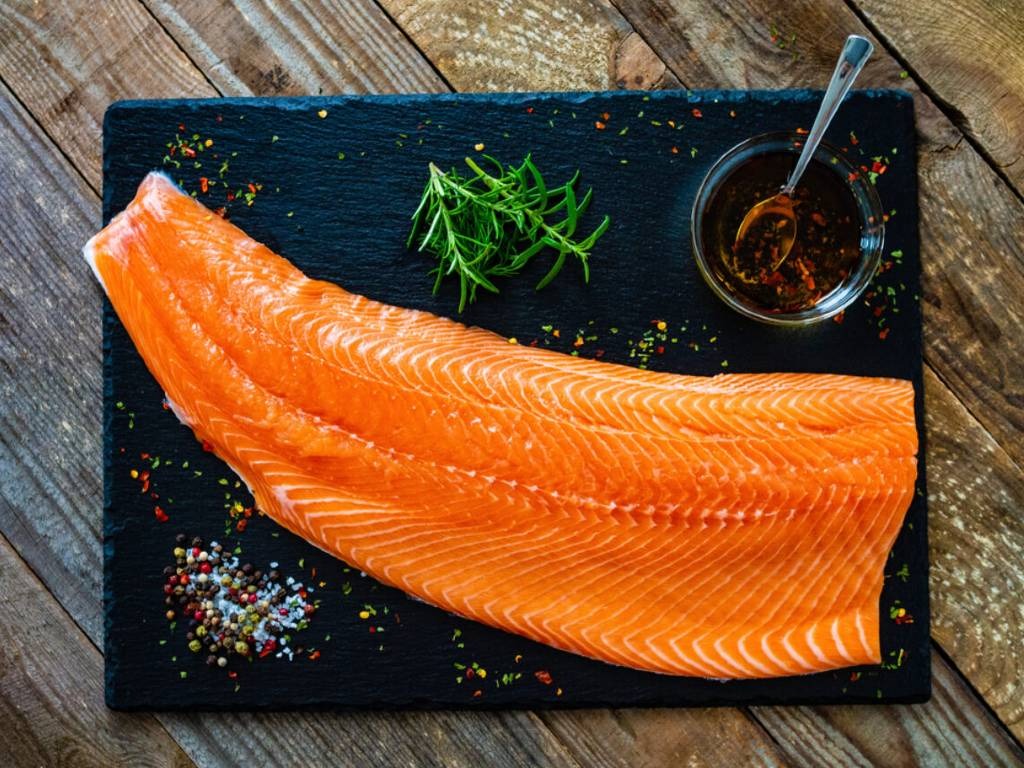 Risiko Makan Salmon Mentah
