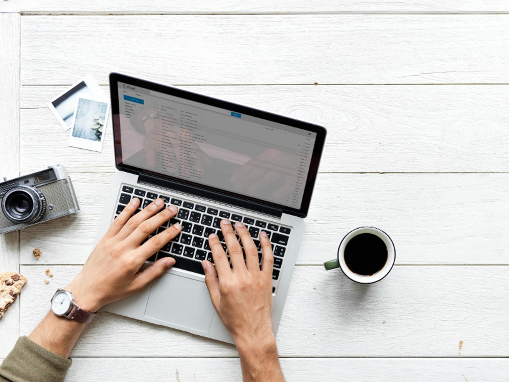 Kelebihan dan Kekurangan Menyewa Freelancer