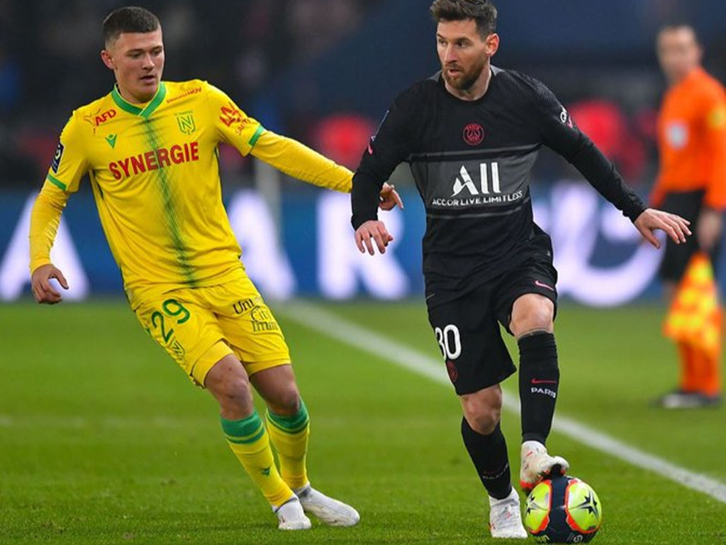 messi giring bola lawan nantes