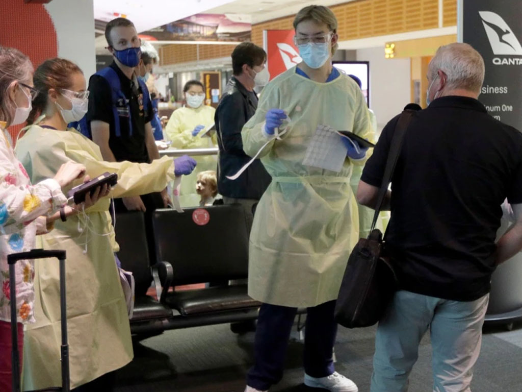 pemumpang di bandara sydney