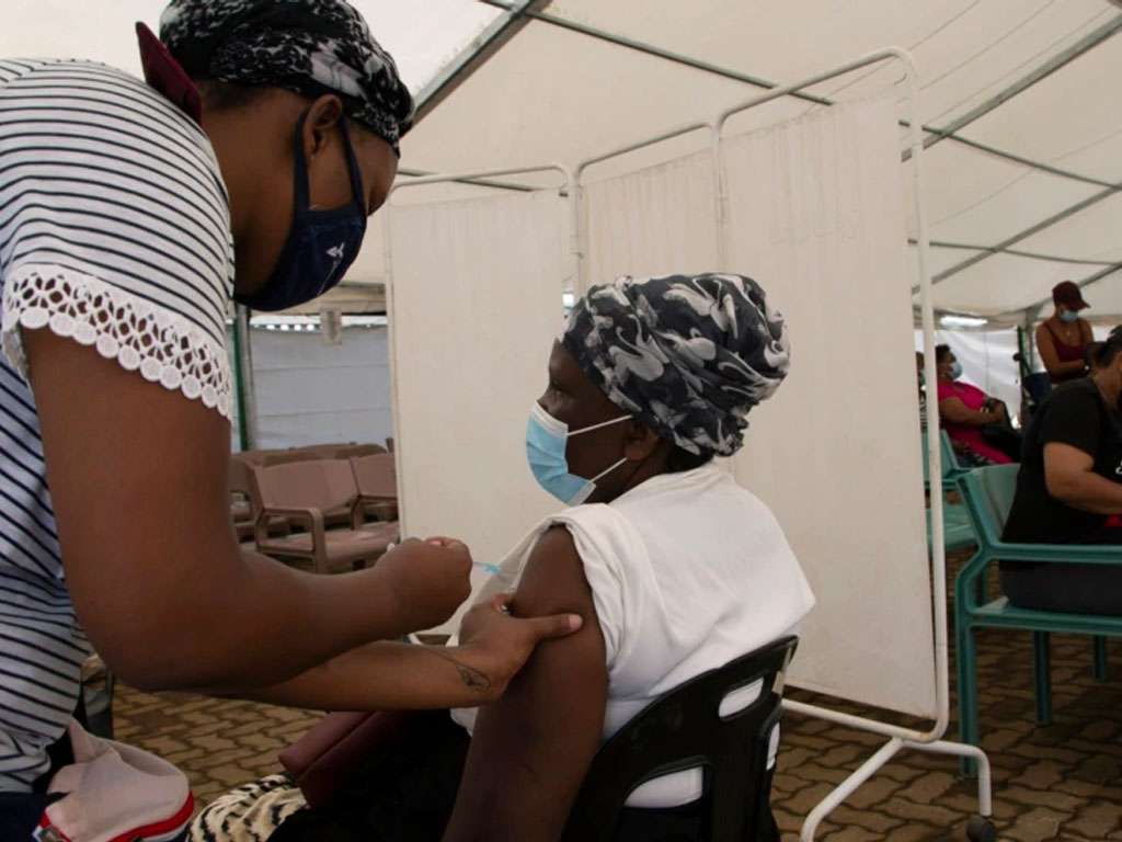 vaksinasi covid di soweto afsel