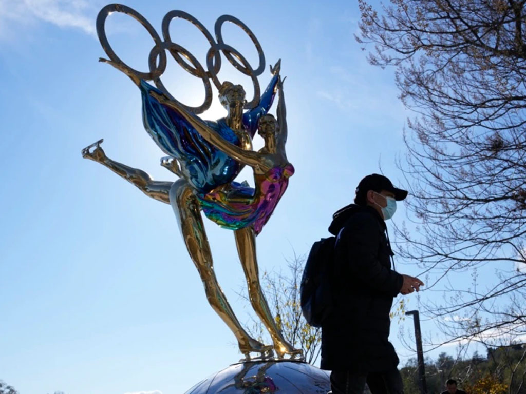 patung olimpiade beijing 2022