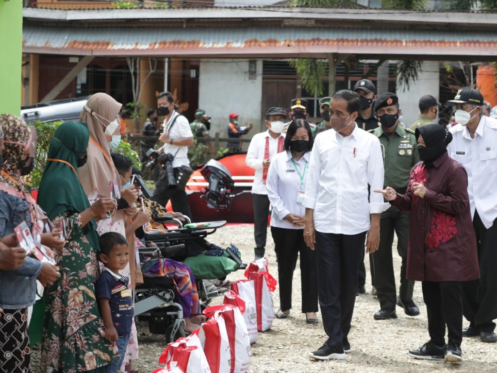 Mensos Risma dan Presiden Jokowi