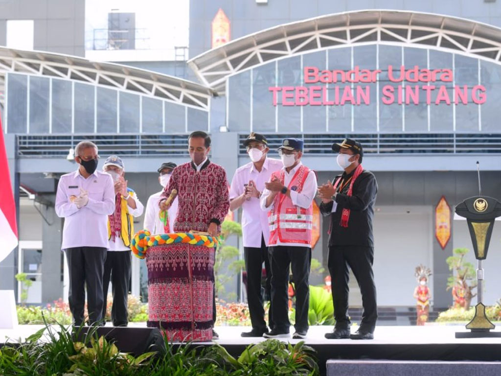 jokowi resmikan bandara sintang