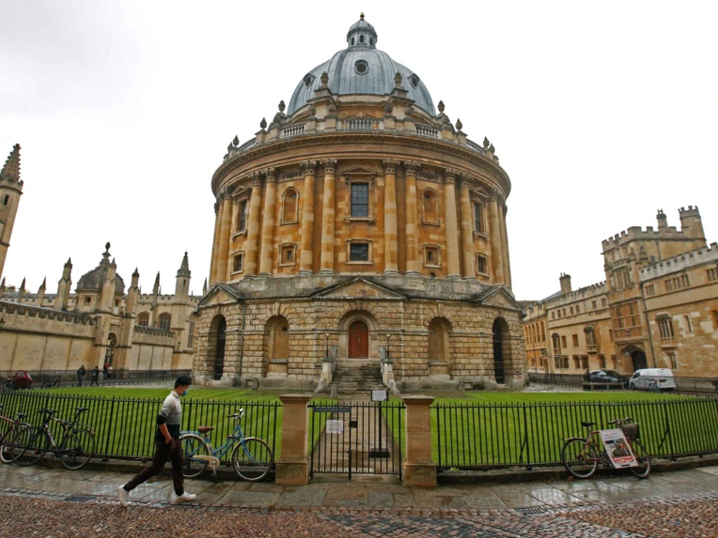 universitas oxford inggris