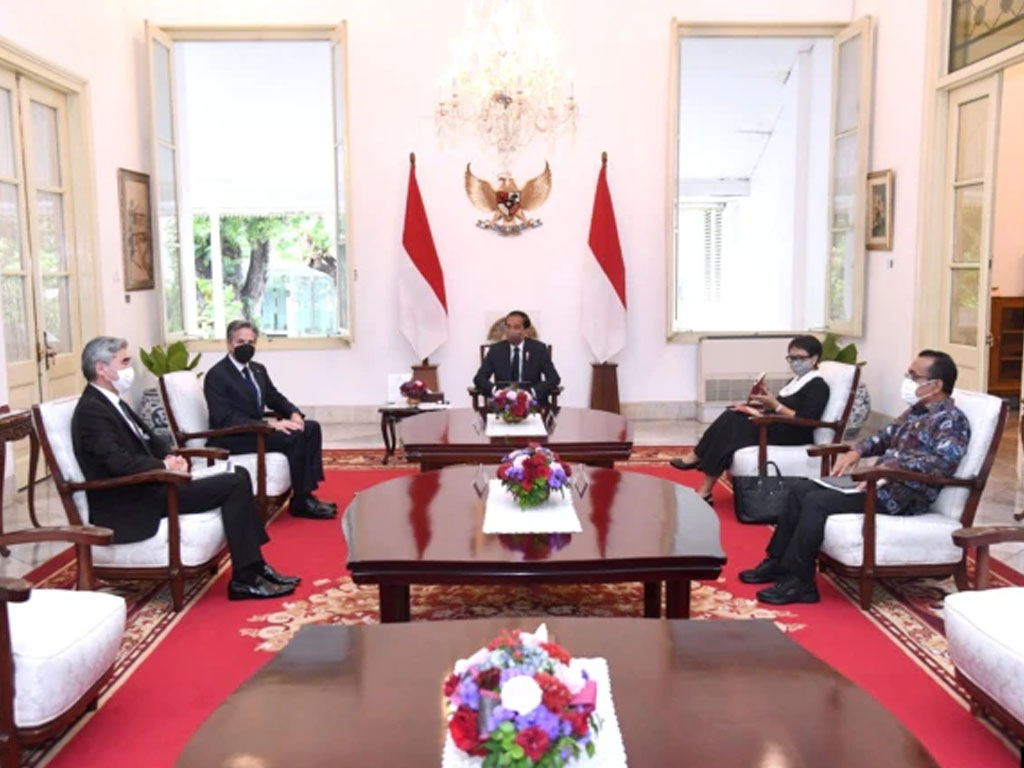 jokowi dan blinken di istana jakarta