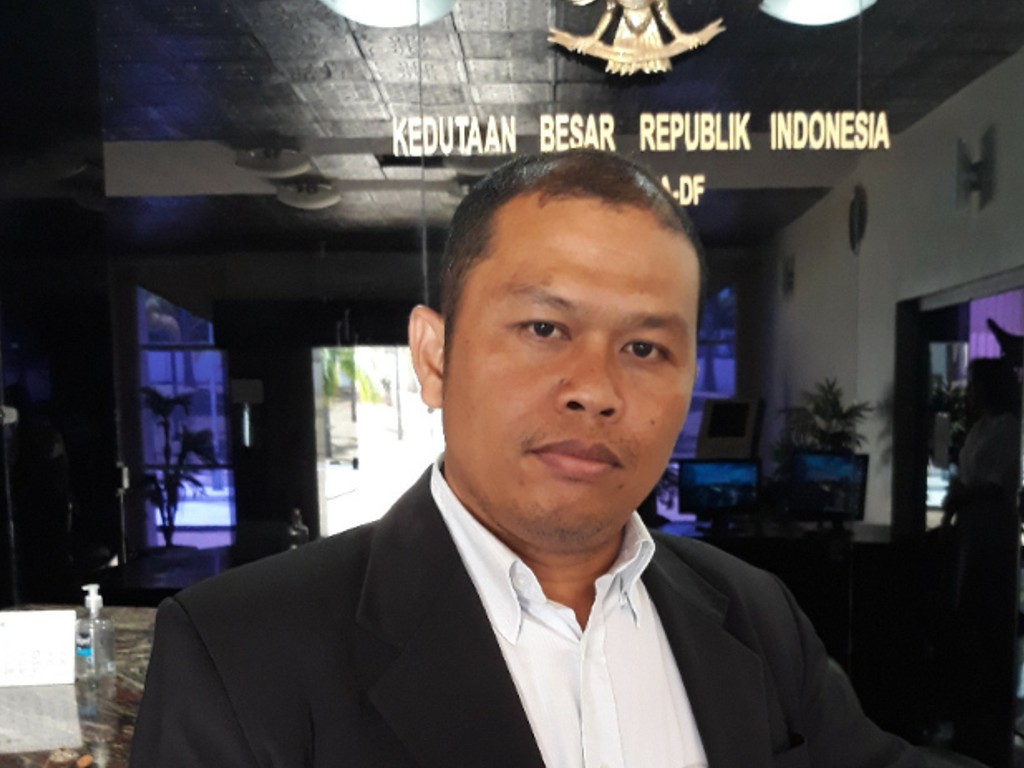 Fernando Emas, Direktur Rumah Politik Indonesia.