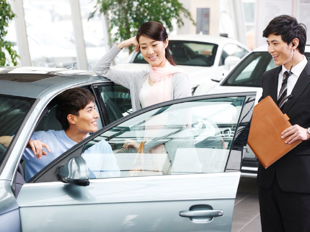 Membeli mobil