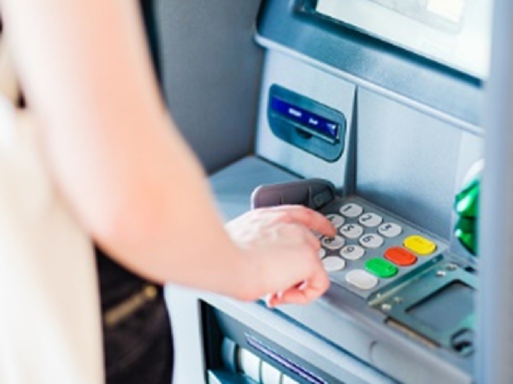 Transaksi setor tunai via ATM