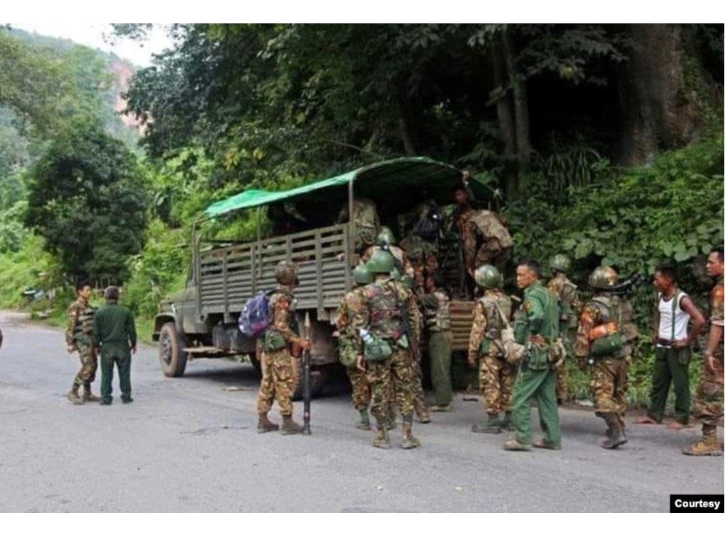 militer myanmar di desa