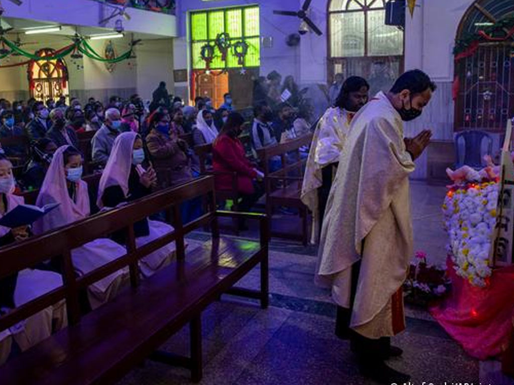 Misa Natal di Gereja Santa Maria Delhi