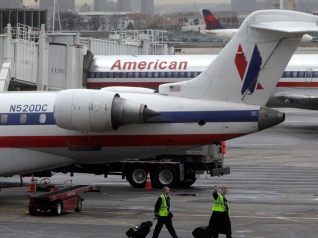 american airlines di bandara NY