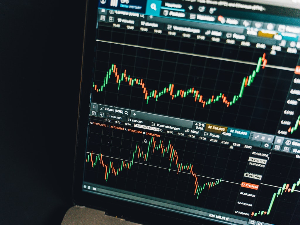 Memantau saham