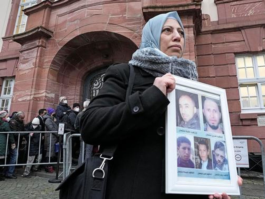 Anggota keluarga di pengadilan Koblenz, Jerman