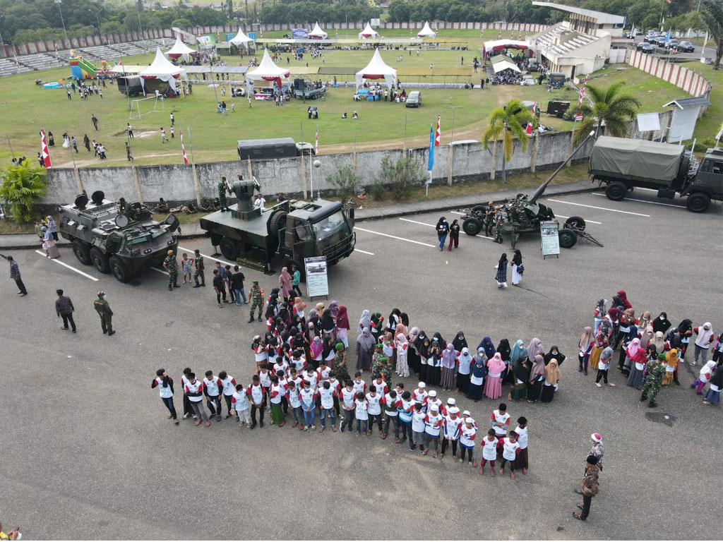 foto udara hari gemira anak yatim korem lw