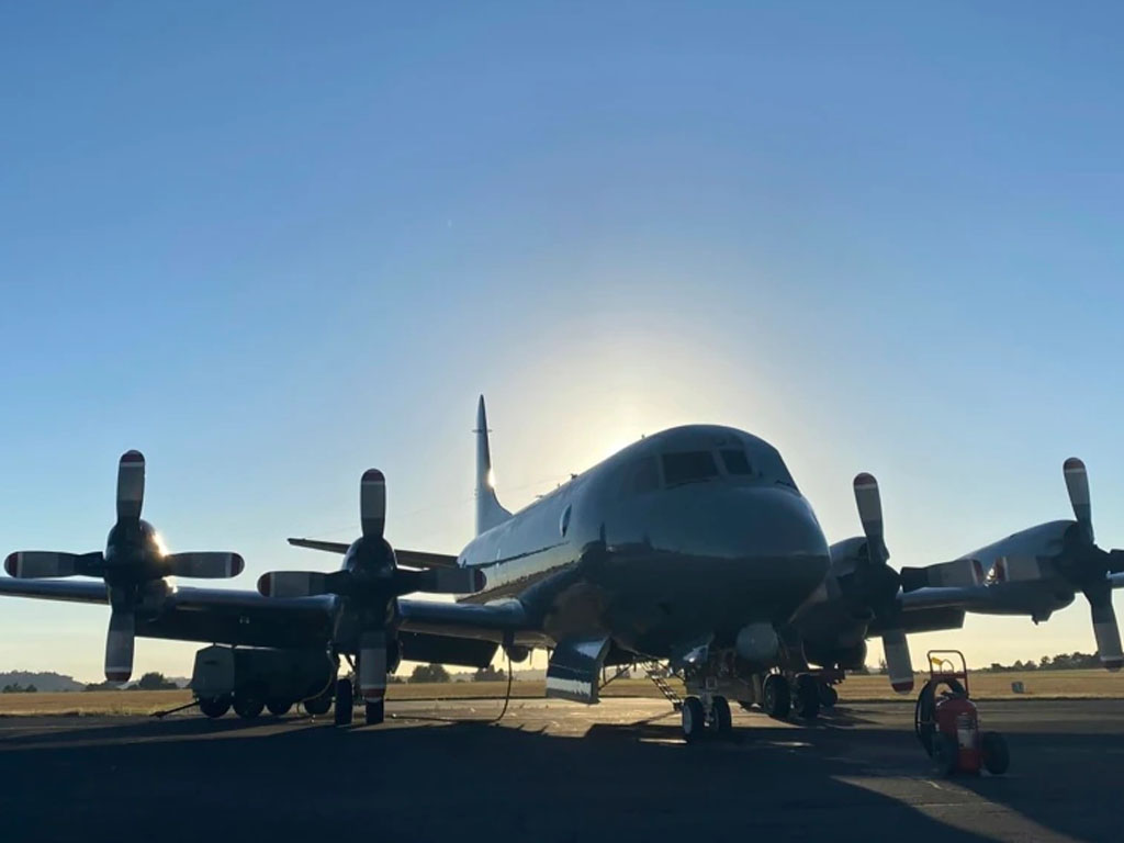 Pesawat Orion di pangkalan di Auckland