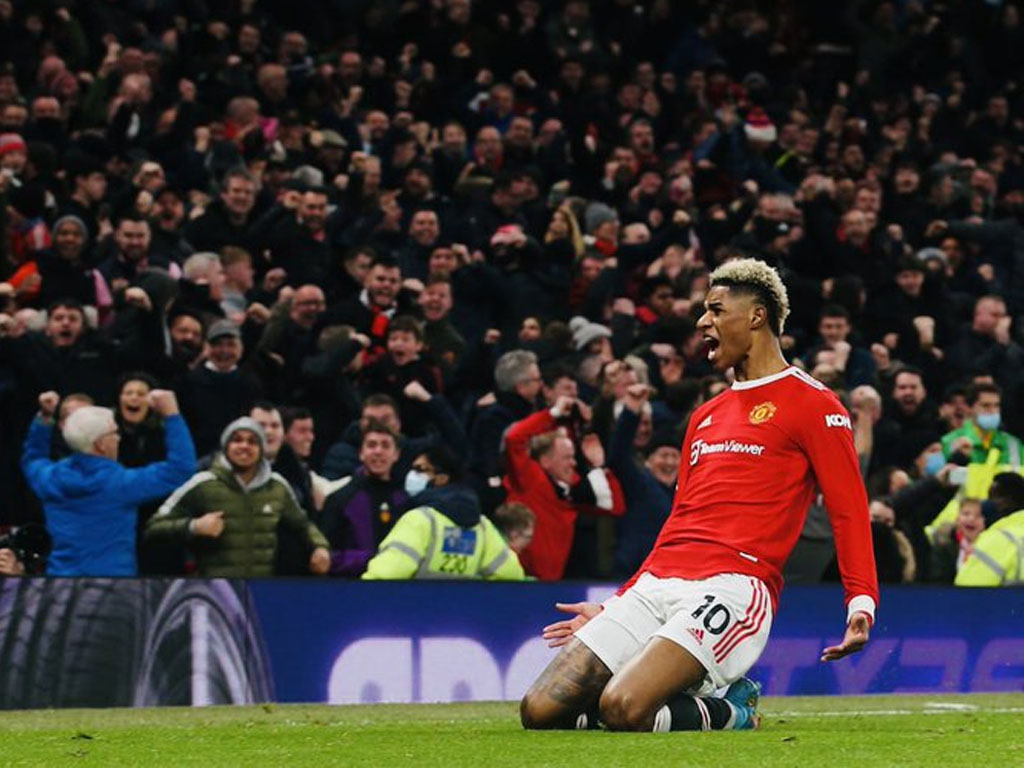 Marcus Rashford mencetak gol