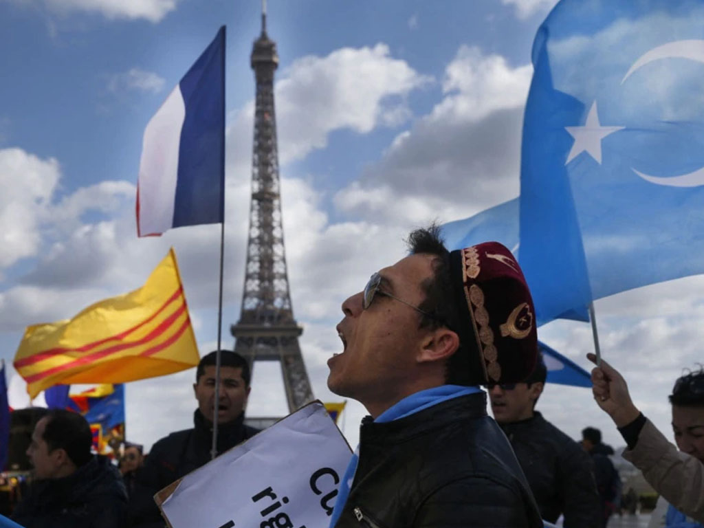 demo uighur di paris