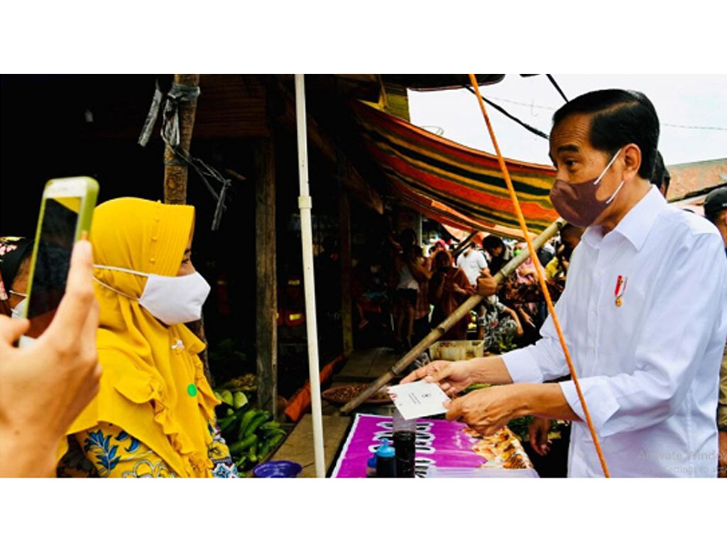 jokowi di pasar di muara enim