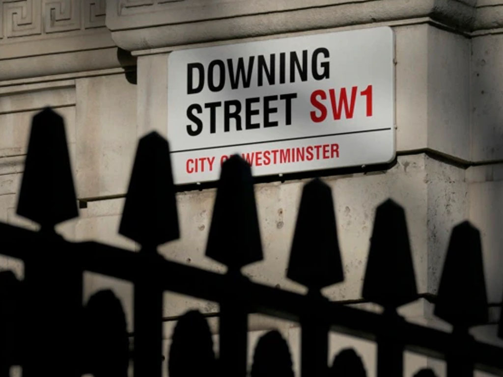 petunjuk jalan downing street