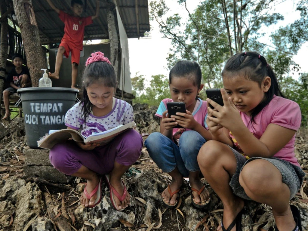 Para pelajar di Desa Bukit Temulawak Yogyakarta