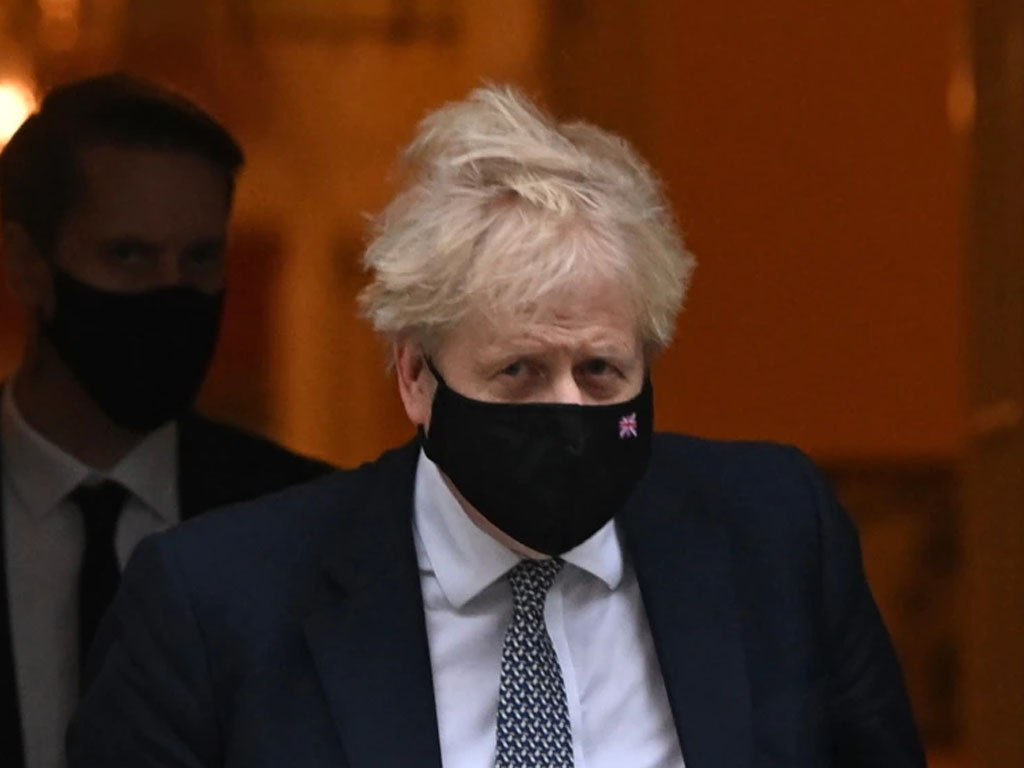 pm johnson di kantornya